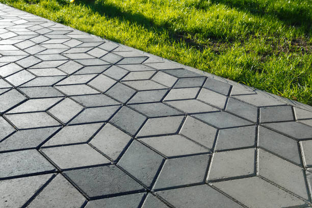 Best Driveway Paving Contractor  in Menomonee Falls, WI